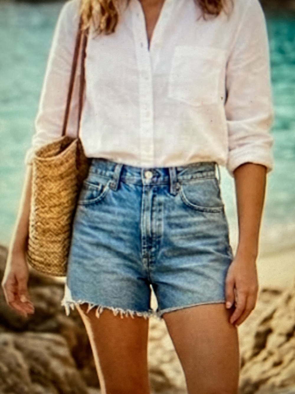 Zara TRF Mid-Rise Distressed Denim Shorts - Medium Wash S520